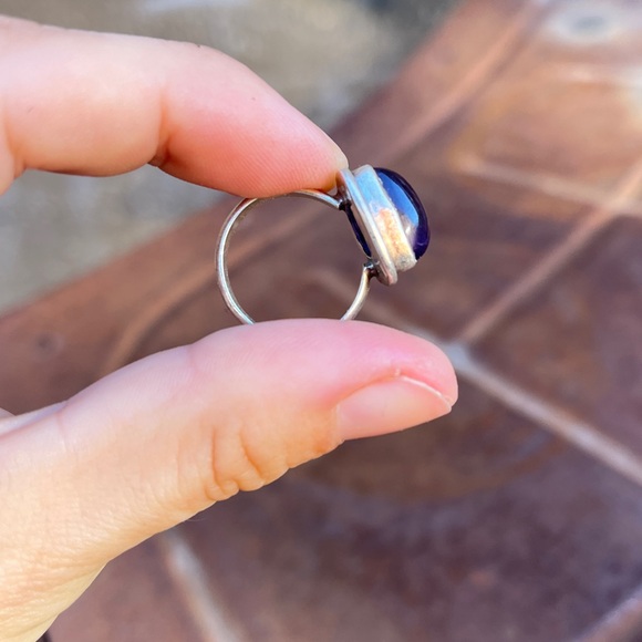 2/$50 💘 Vintage Sterling Silver Amethyst Triangle Ring - Picture 3 of 9